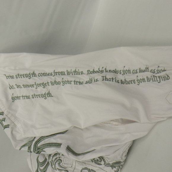 Roar Men's Embroidered Crest Design Button Front Collared Shirt Size Small - Picture 7 of 11